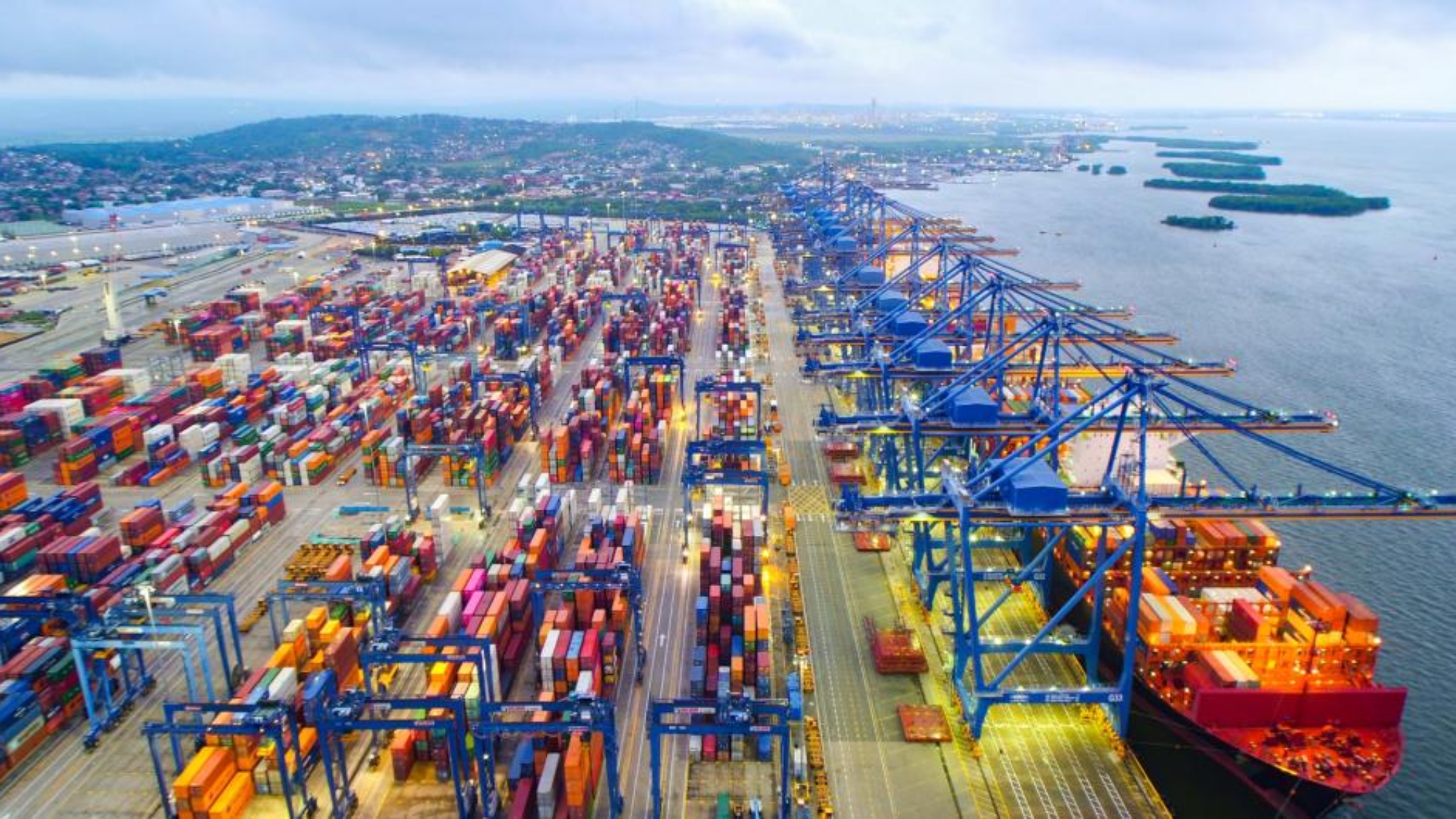 Puerto maritimo moderno2